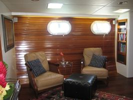 Main Salon to Starboard