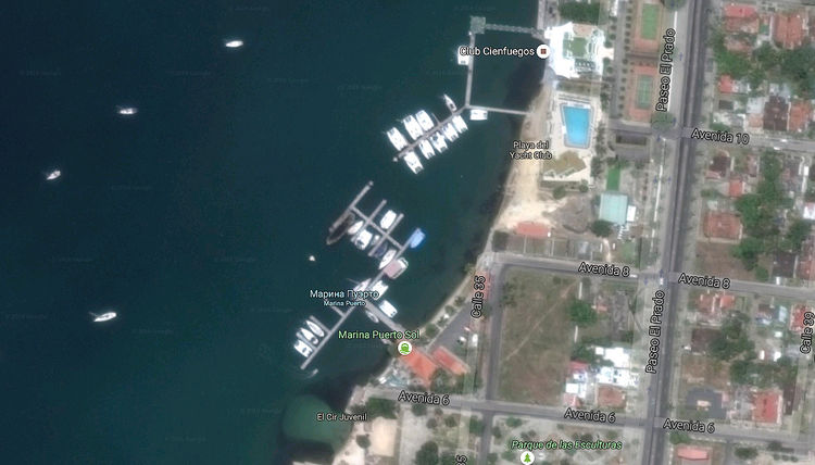 Фото из космоса яхтенной марины Сьенфуэгос. Куба
