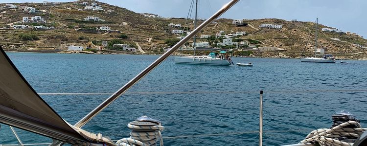 Якорная стоянка яхт в бухте Корфос