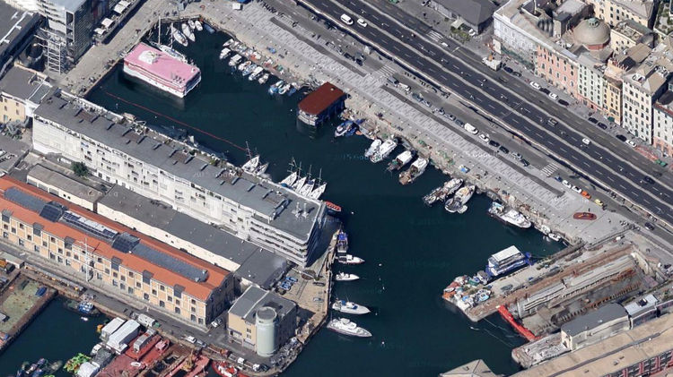 База чартерной компании в Porto Antico. Генуя. Италия