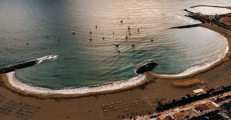 Якорная стоянка яхт у пляжа Вистас