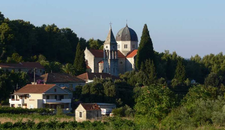 Церкви в Стари Град и его окрестностях