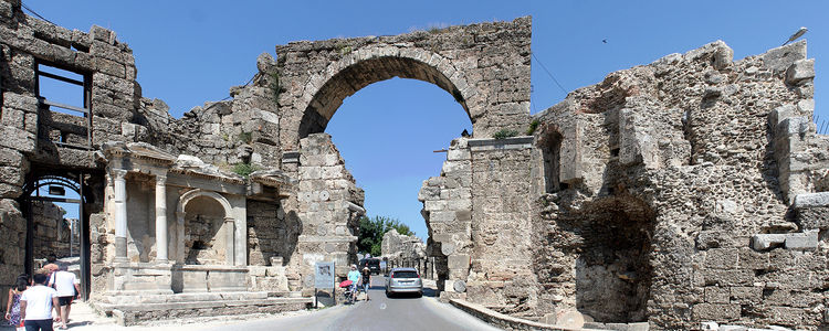 Городские ворота в Сиде