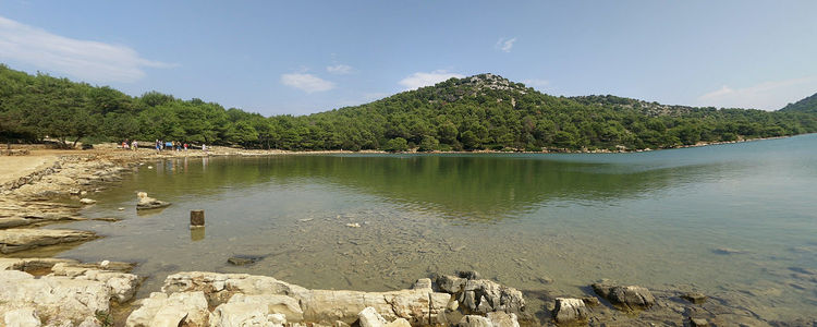 Озеро Мир - главная достопримечательность Природного Парка Телашчица
