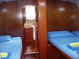 King and queen size beds in master cabin