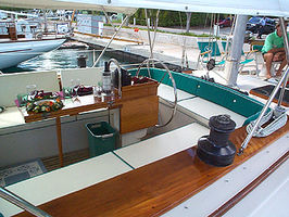 Midship Cockpit