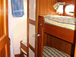 Twin cabin starboard (sister ship)