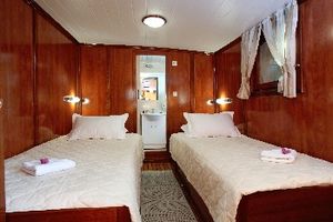 En-Suite Guest Twin cabin