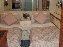 Garden Stateroom with 2 twin beds