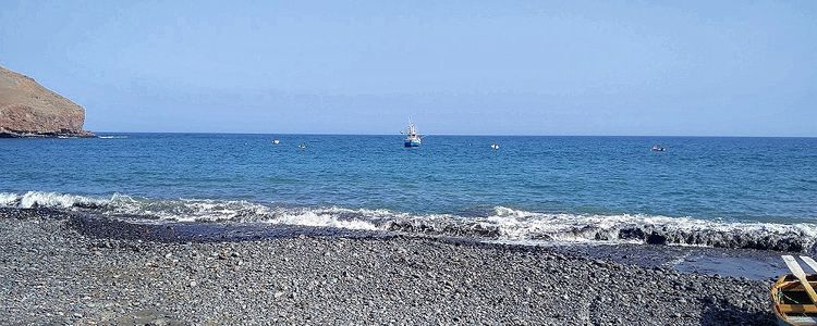 Якорная стоянка яхт у пляжа Ла Лахита