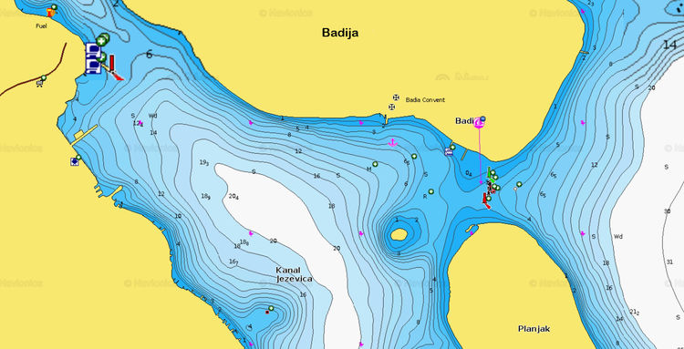 Открыть карту Navionics яхтенных стоянок яхт у острова Бадия