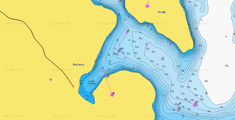 Открыть карту Navionics яхтенных стоянок яхт в бухте Явич