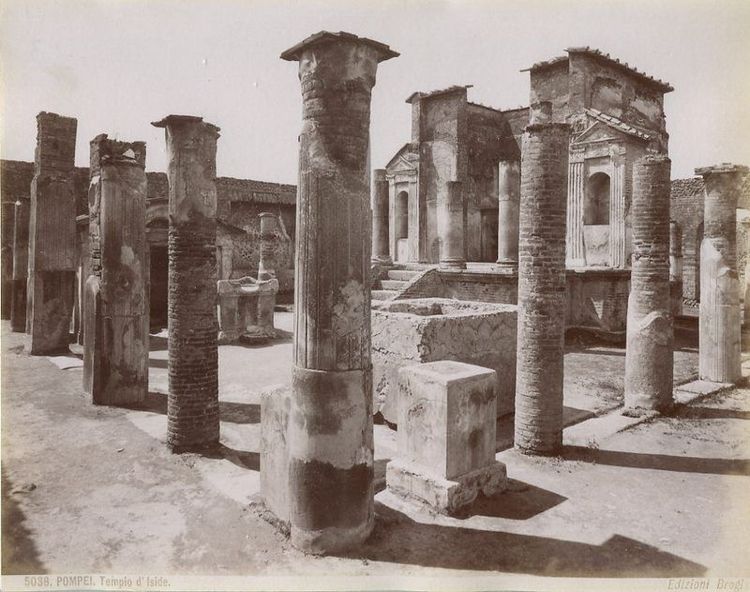 Храм Исиды, фото 1870 года