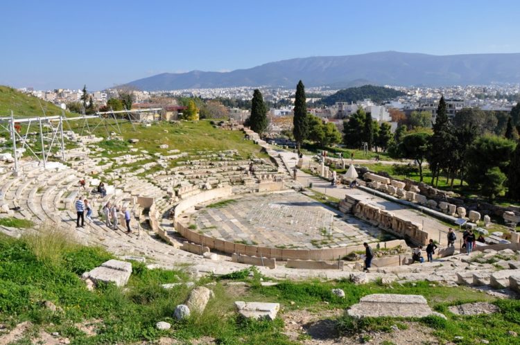 Современное состояние театра Диониса V века до н.э в юго-восточной части Акрополя