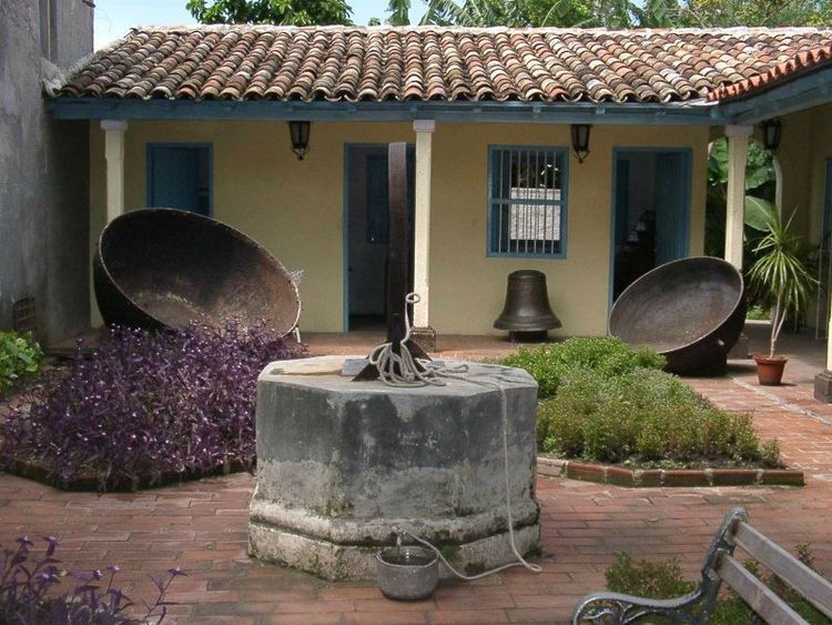 Муниципальный Музей Санта-Исабель-де-лас-Лахас (Museo de Municipal de Santa Isabel de las Lajas)