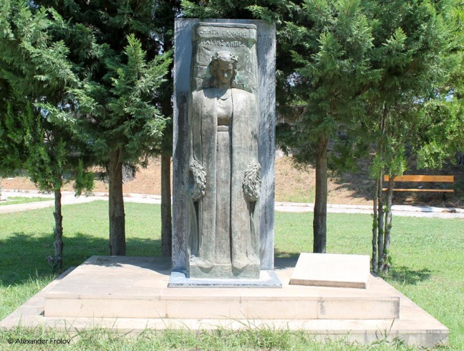 Памятник киприотам