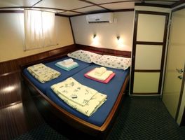 Double bed cabin