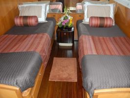 En-Suite port cabin as twins (can be queen)